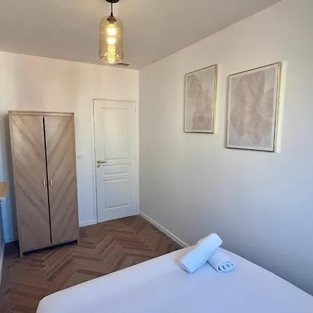 Moon Apartment