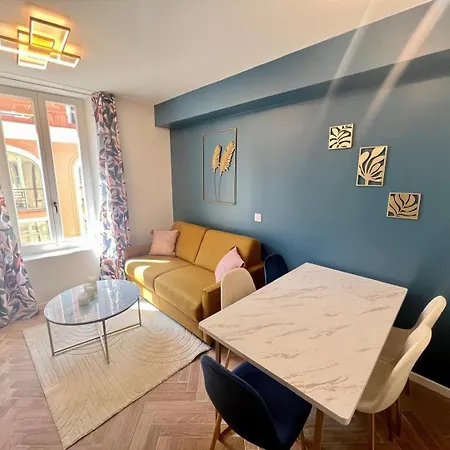 Moon Apartment